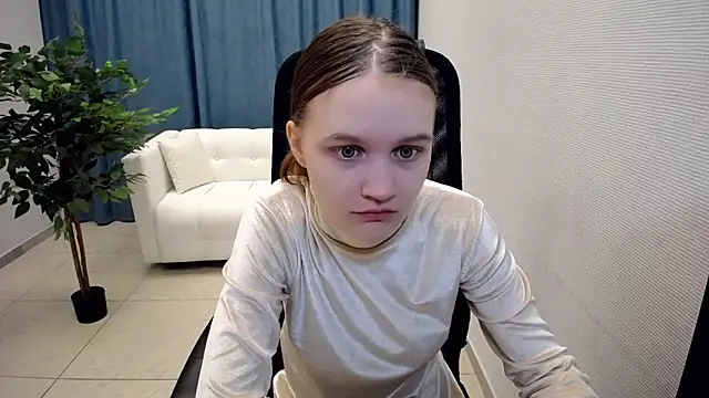  donnaSia  online show from May 24, 2026, 6:24 am