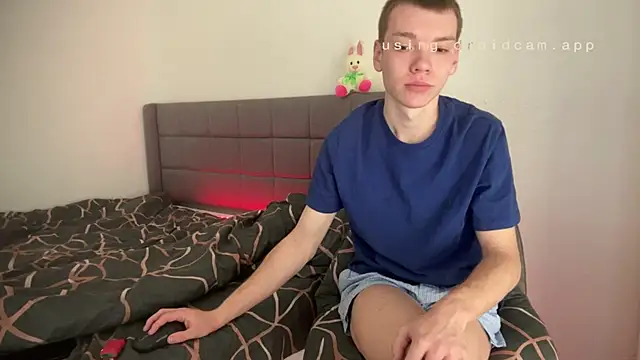 aaron stonee online show from April 25, 2026, 10:07 am