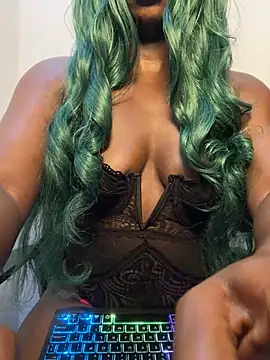 Leylabelle26 online show from June 26, 2026, 9:37 am