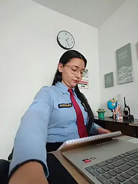 Queen linda1 online show from May 21, 2026, 6:27 pm
