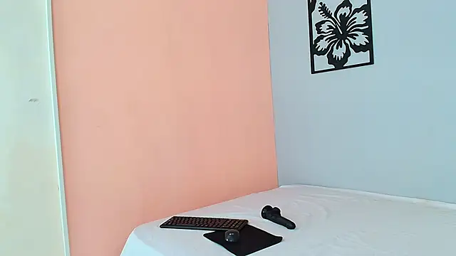 Lexi Love  online show from May 15, 2026, 12:14 pm