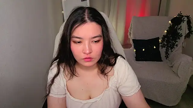 MomoRins online show from May 25, 2026, 10:41 pm