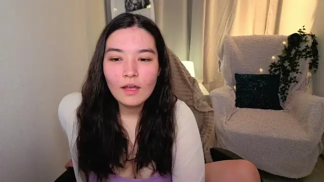 MomoRins online show from May 21, 2026, 10:18 pm