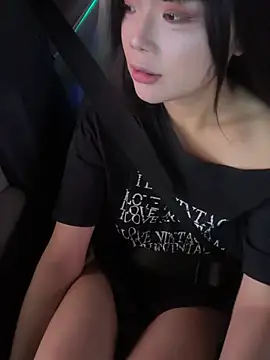 lilina520 online show from May 19, 2026, 12:56 pm
