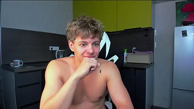 Snapshot of prince_nik chatting on July 7, 2026, 9:35 am prince nik online show from July 7, 2026, 9:35 am