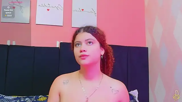 HoneyHipss online show from May 28, 2026, 12:44 pm