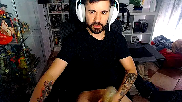 chiquitoconsecreto online show from May 10, 2026, 3:58 pm
