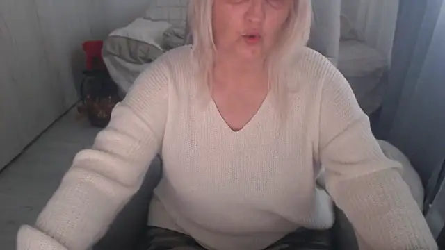 Snapshot of Divineblond chatting on April 23, 2026, 2:30 pm Divineblond online show from April 23, 2026, 2:30 pm