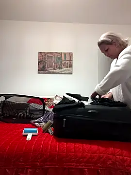 Divineblond online show from January 7, 2026, 2:55 pm