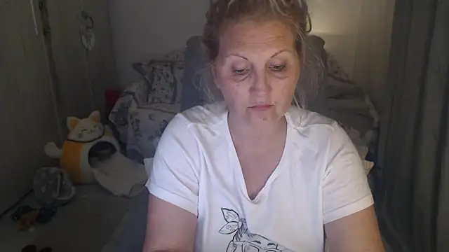 Snapshot of Divineblond chatting on April 28, 2026, 7:07 pm Divineblond online show from April 28, 2026, 7:07 pm