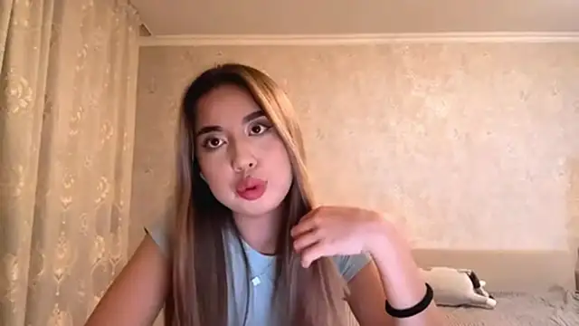 SofiTheTrophy online show from April 25, 2026, 3:31 pm