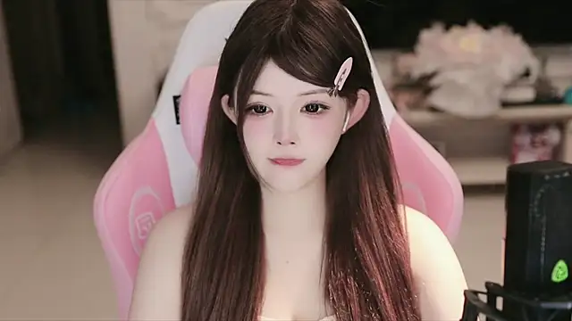 azi666523 online show from June 6, 2026, 1:05 pm