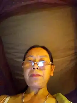 Ari-Na9 online show from May 4, 2026, 8:44 pm