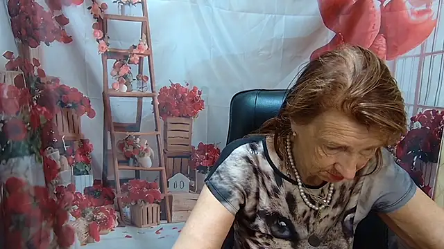 Snapshot of AliceWriter chatting on May 27, 2026, 11:28 am AliceWriter online show from May 27, 2026, 11:28 am