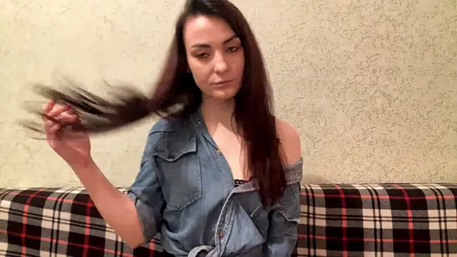 Snapshot of Madisonlovx chatting on April 30, 2026, 6:37 pm Madisonlovx online show from April 30, 2026, 6:37 pm