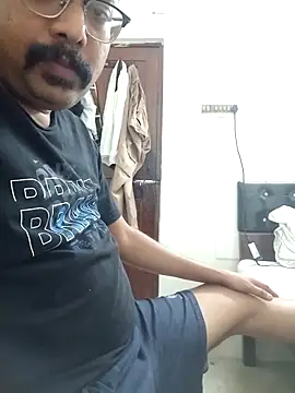 TamilRedchilli online show from May 6, 2026, 4:55 pm