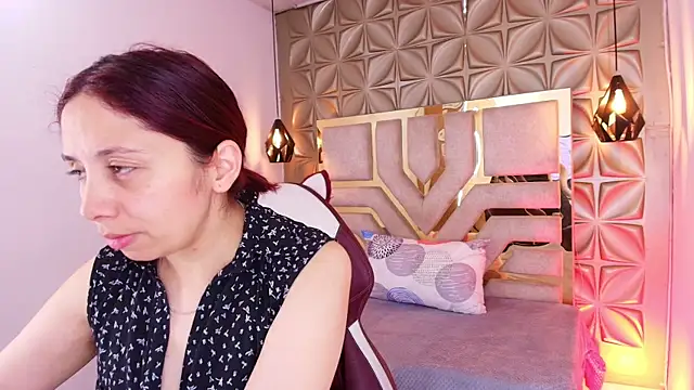 stephaniesun  online show from June 13, 2026, 12:25 pm