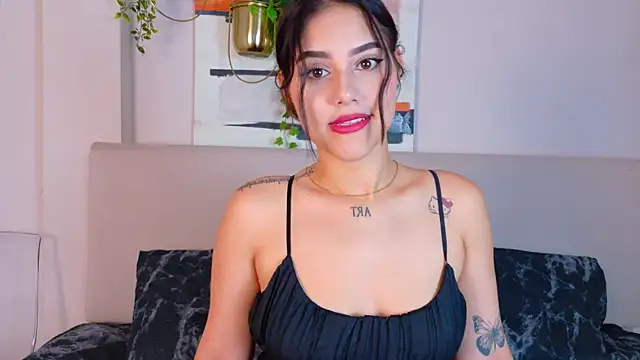CuteWofy  online show from May 6, 2026, 7:07 pm