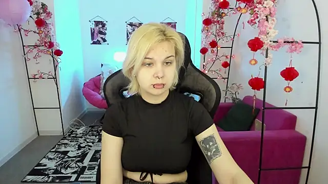 EndlessDreamm online show from April 30, 2026, 8:43 am