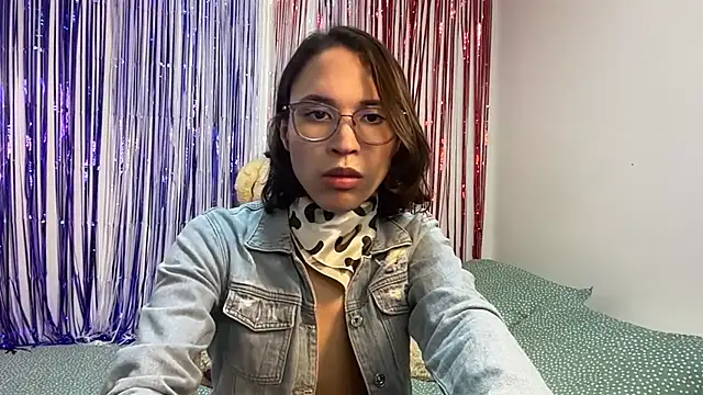 LONDON ROSE online show from July 6, 2026, 9:28 pm
