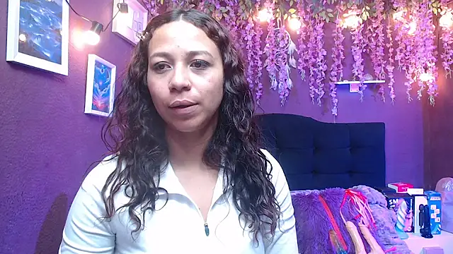 monik299 online show from May 25, 2026, 1:21 pm
