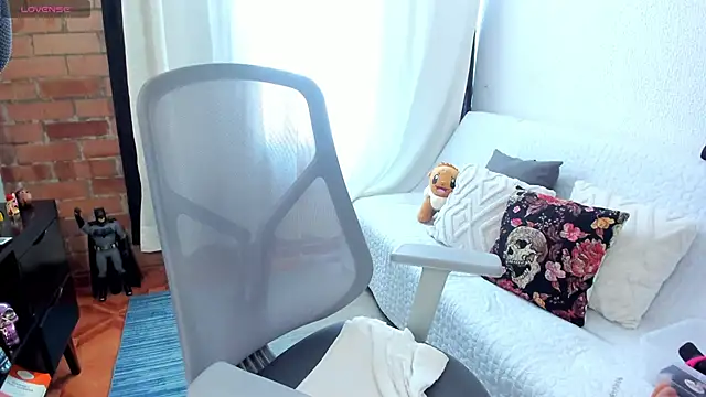 MissBronte online show from May 9, 2026, 4:21 pm