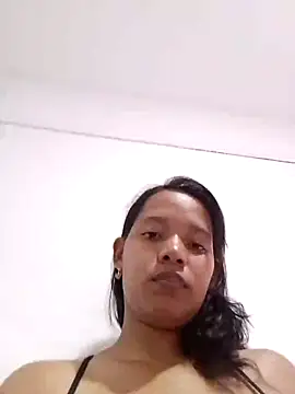 Snapshot of Stefany_03_ chatting on August 9, 2026, 12:29 am Stefany 03 online show from August 9, 2026, 12:29 am