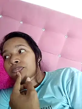 Snapshot of Stefany_03_ chatting on July 6, 2026, 7:38 pm Stefany 03 online show from July 6, 2026, 7:38 pm