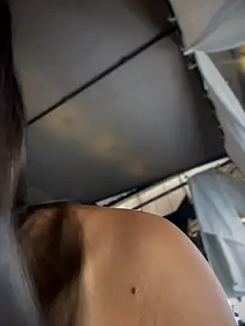 Snapshot of EmmaExoticaXXX chatting on July 23, 2026, 9:33 pm EmmaExoticaXXX online show from July 23, 2026, 9:33 pm