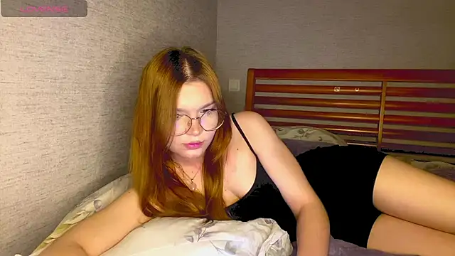 Snapshot of TessaLust_ chatting on May 18, 2026, 7:51 pm TessaLust online show from May 18, 2026, 7:51 pm