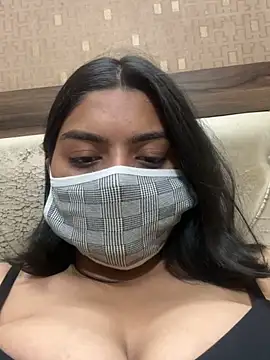 Riyacum4u online show from April 24, 2026, 8:27 am