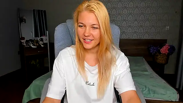 Snapshot of AnniShery chatting on July 15, 2026, 11:56 pm AnniShery online show from July 15, 2026, 11:56 pm