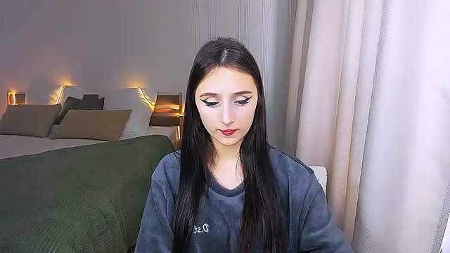 JulietteMonli online show from June 2, 2026, 11:32 am