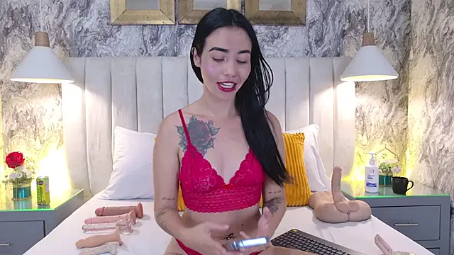 Sophie Vega online show from June 10, 2026, 3:30 am