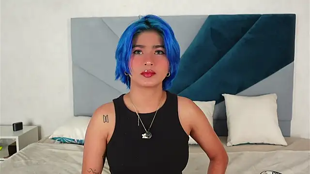 Snapshot of Sky_Riyoo chatting on May 3, 2026, 4:39 am Sky Riyoo online show from May 3, 2026, 4:39 am