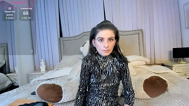 mariana  thompson online show from June 26, 2026, 3:12 am