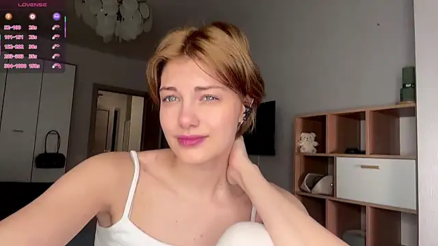Snapshot of LinaFlamie chatting on July 11, 2026, 10:15 am LinaFlamie online show from July 11, 2026, 10:15 am