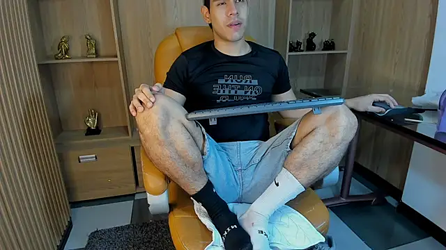 Derek Voss online show from April 28, 2026, 11:47 am