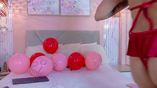 PamellScoth online show from June 14, 2026, 1:35 am