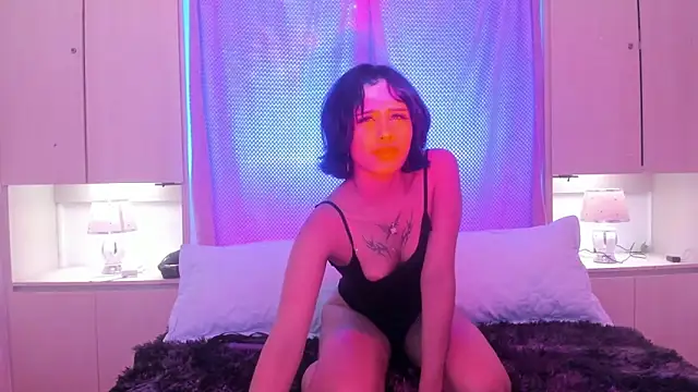 TomieDark  online show from June 12, 2026, 3:37 am