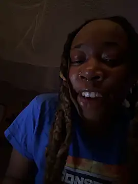 Nayomii28 online show from April 27, 2026, 1:03 am