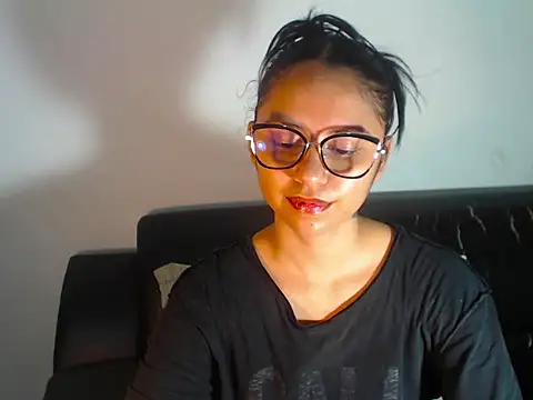 BellaLuxxs online show from May 30, 2026, 10:59 pm