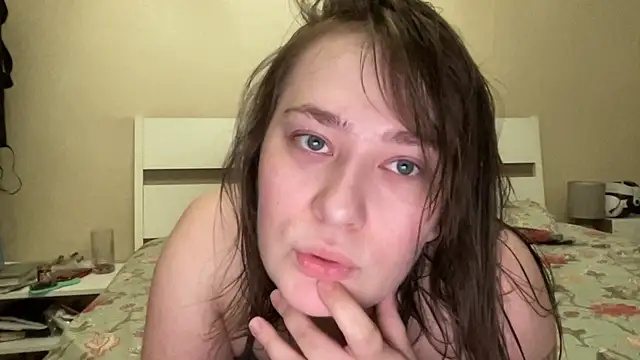 BettyRussian online show from June 18, 2026, 3:39 pm