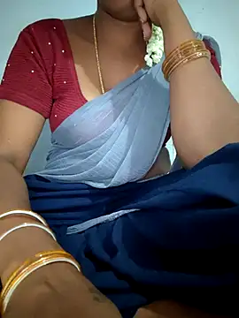 Snapshot of Tamil_Hot_HoneyBee chatting on June 26, 2026, 2:34 pm Tamil Hot HoneyBee online show from June 26, 2026, 2:34 pm