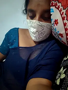 Snapshot of Tamil_Hot_HoneyBee chatting on June 5, 2026, 7:30 pm Tamil Hot HoneyBee online show from June 5, 2026, 7:30 pm