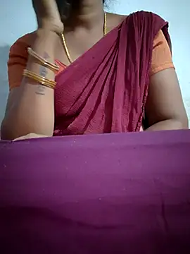 Snapshot of Tamil_Hot_HoneyBee chatting on June 24, 2026, 9:41 am Tamil Hot HoneyBee online show from June 24, 2026, 9:41 am