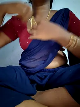 Snapshot of Tamil_Hot_HoneyBee chatting on June 20, 2026, 5:51 pm Tamil Hot HoneyBee online show from June 20, 2026, 5:51 pm