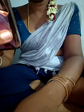 Snapshot of Tamil_Hot_HoneyBee chatting on June 18, 2026, 6:34 am Tamil Hot HoneyBee online show from June 18, 2026, 6:34 am