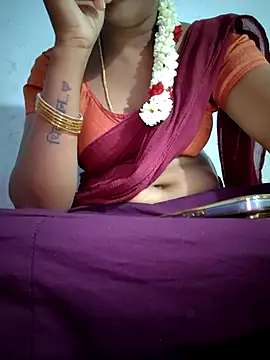 Snapshot of Tamil_Hot_HoneyBee chatting on June 25, 2026, 6:40 am Tamil Hot HoneyBee online show from June 25, 2026, 6:40 am