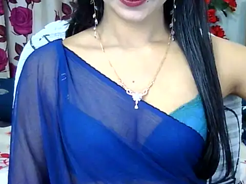 Alina Nur online show from May 14, 2026, 2:36 pm